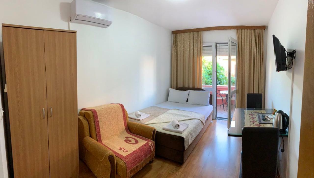 Apartments Nikicic Бар Екстер'єр фото